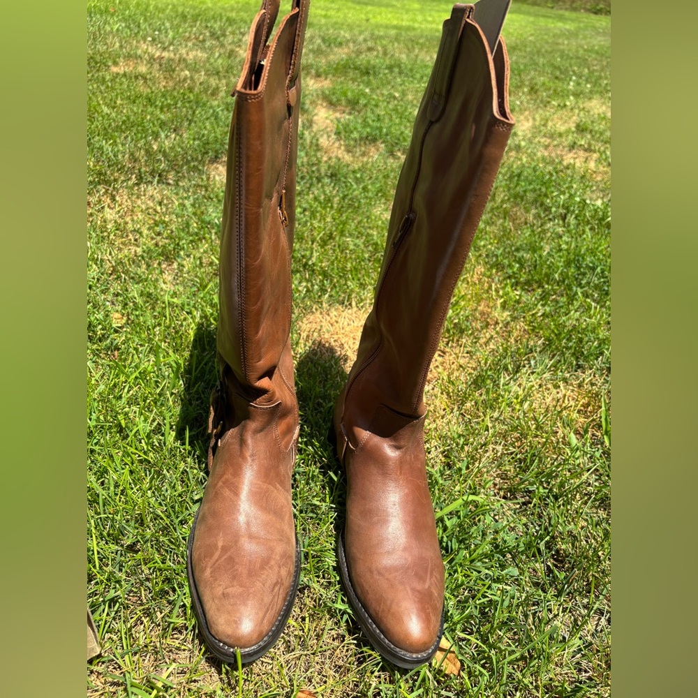 Eddie Bauer Brown Leather Heeled Boots - Classic Style, Minimally Worn Sz 10 US